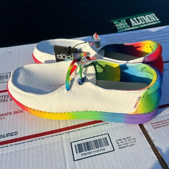 Hey dude Wendy size 11 BNWT women’s pride rainbow 🌈 slip on shoes - Picture 3 of 8